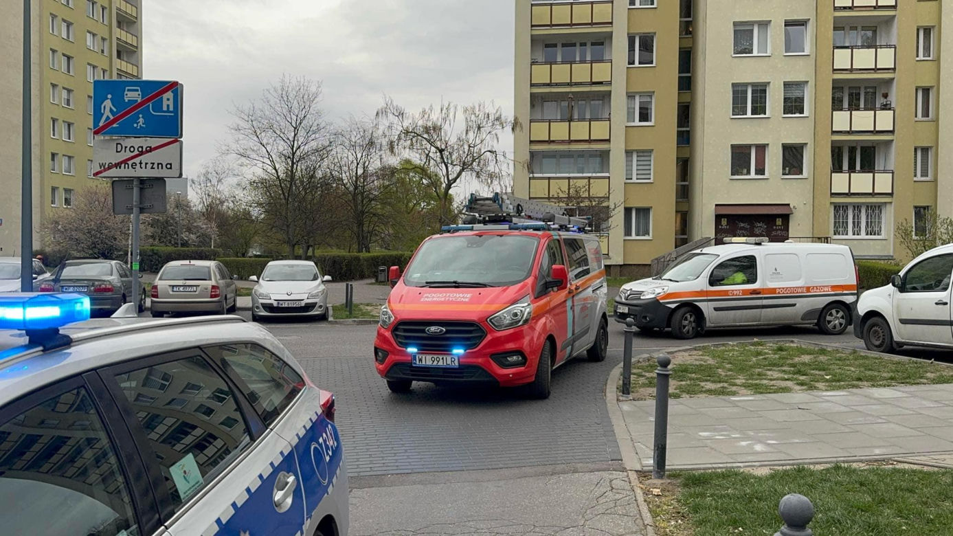 Pożar mieszkania w Warszawie! Czarny dym widać z daleka [ZDJĘCIA]