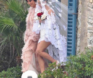  Kourtney Kardashian wzięła kolejny ślub. ta sukienka to jakiś kosmos!