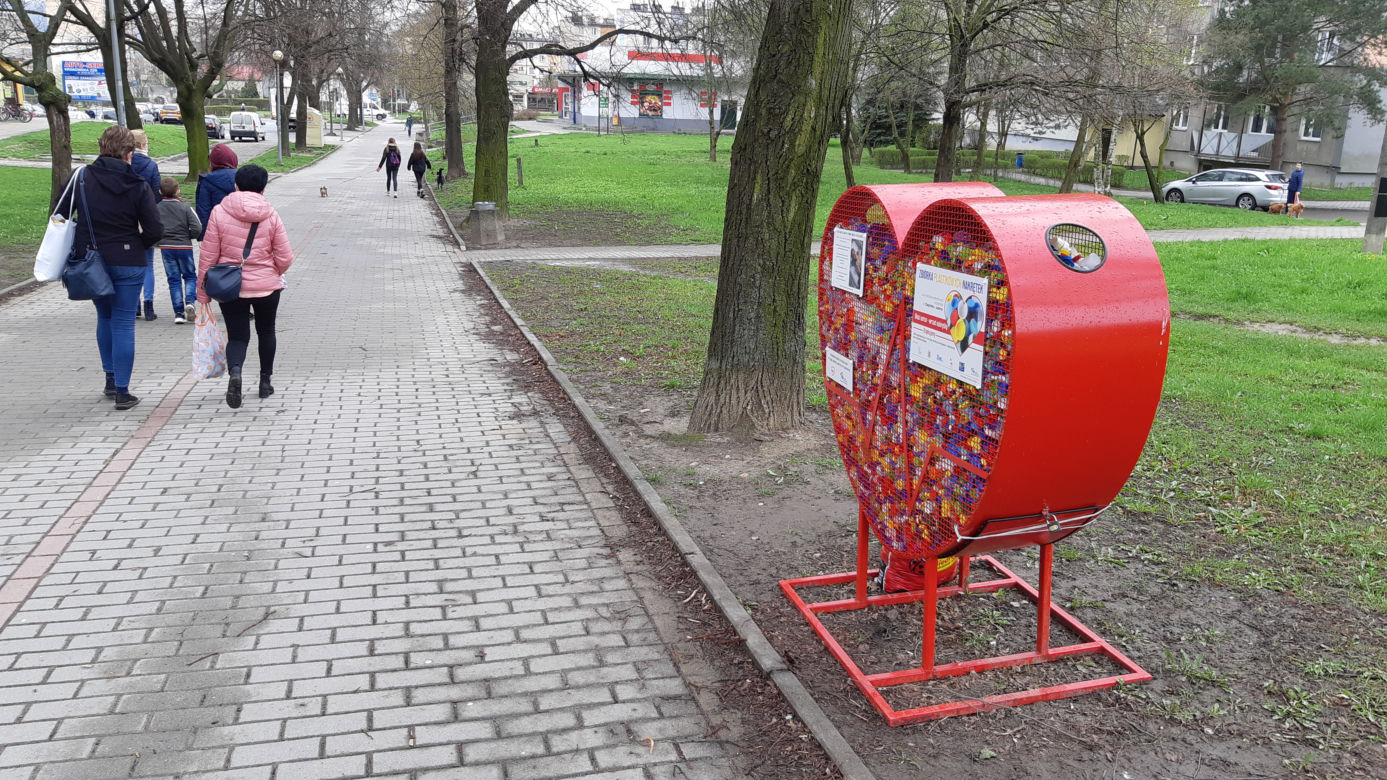 Serce wypełnia sie po brzegi! Zobacz jak mieszkańcy pomagają choremu Kacprowi