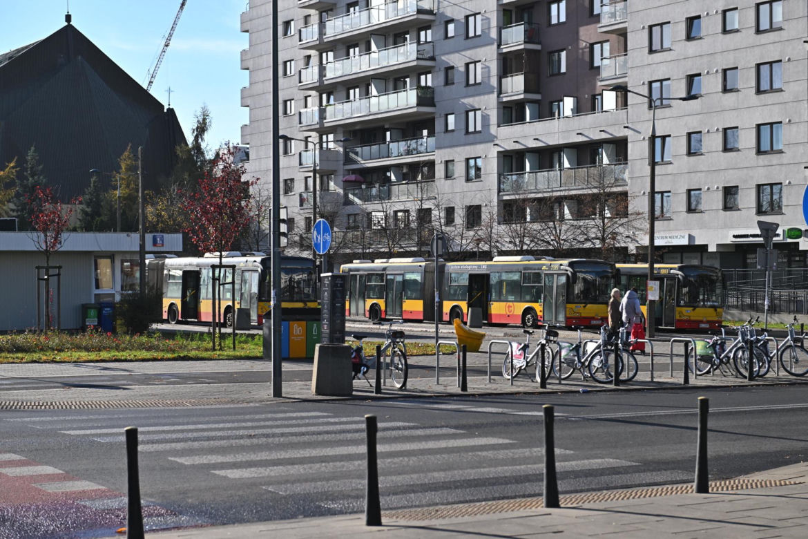 Tuż obok pętli autobusowej budują przystanek