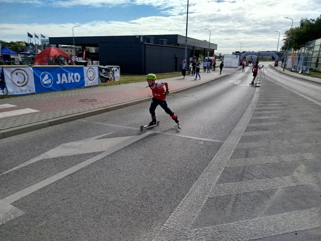 Zawody o Puchar Polski na nartorolkach Marwe Cup 2025 zostały zainaugurowane w Siedlcach