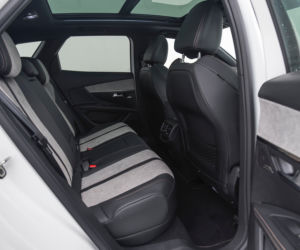 Peugeot 3008 GT HYbrid4 300 KM e-EAT8