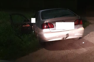 42-letni kierowca miał ponad 3 promile alkoholu. Wjechał do rowu i zaoferował policjantom łapówkę