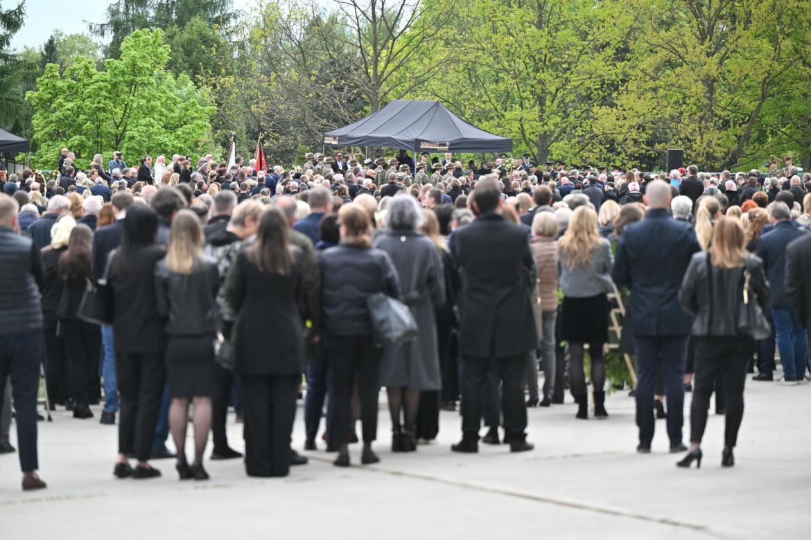 Pogrzeb lekarza, zamordowanego w Szpitalu Uniwersyteckim. Ceremonia o charakterze państwowym