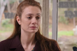 Panna młoda, odcinek 40: Derya upomina się o obiecane złoto, wywołując gwałtowną awanturę