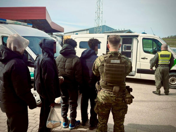 Somalijczycy nie dotarli do Niemiec. Przemytnik wziął wynagrodzenie w kryptowalutach