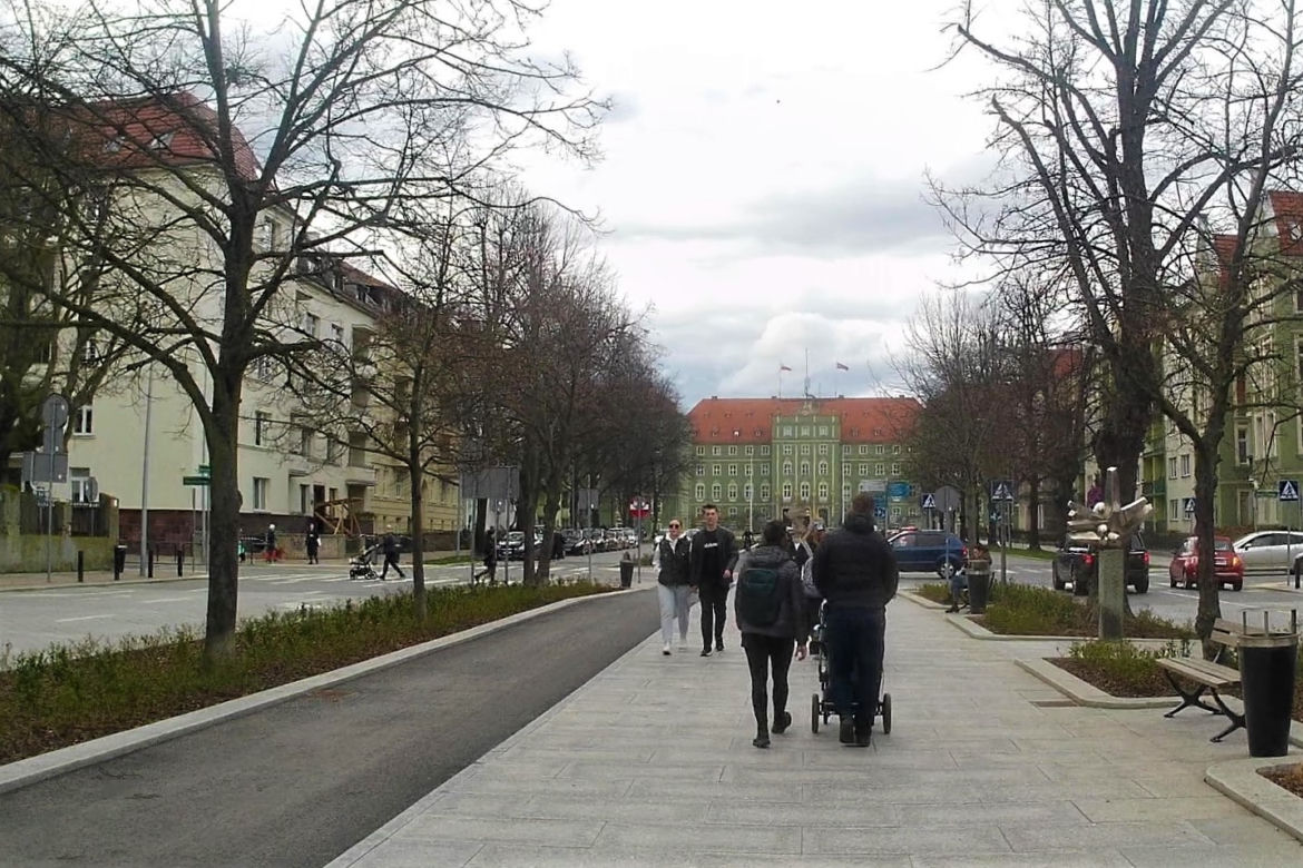 "Złoty szlak" tonie w psich odchodach