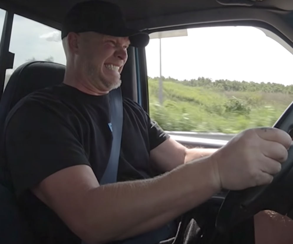 Co się stanie, gdy wrzucisz pierwszy bieg przy 100 km/h?