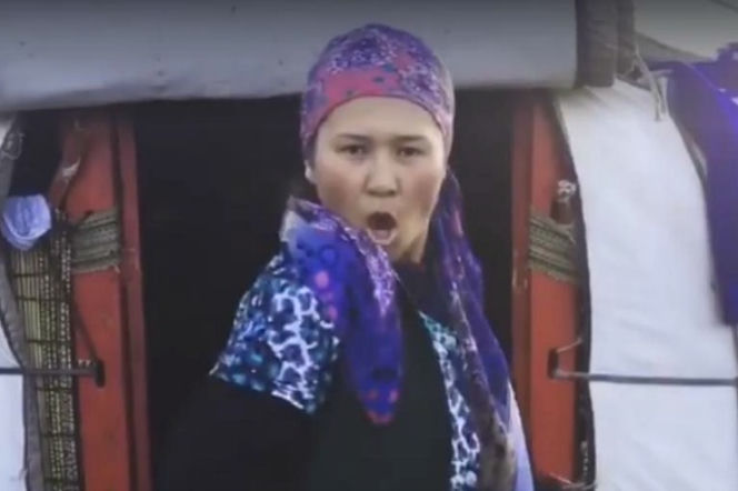 Kirgizka daje czadu do disco w wiosce. Ten filmik podbija sieć