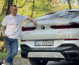 Jacek Góralski wyjechał z salonu modnym gigantem