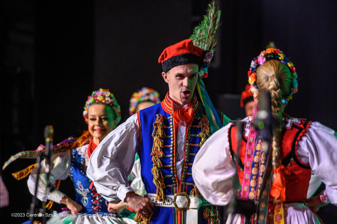 Jesienny koncert Zespołu Pieśni i Tańca Świerczkowiacy w Centrum Sztuki Mościce