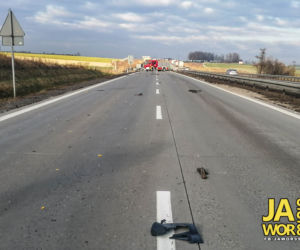 Alfa romeo wbiła się w ciężarówkę. Szokujące wypadek na A4 