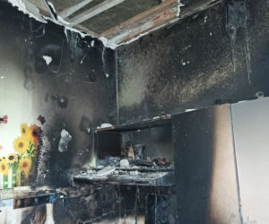 Biskupiec. Pożar w budynku wielorodzinnym. Ewakuowano mieszkańców [ZDJĘCIA]