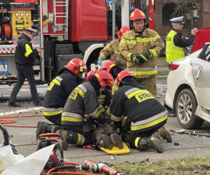 Poważny wypadek na Białołęce. Auto zmiecione przez tramwaj