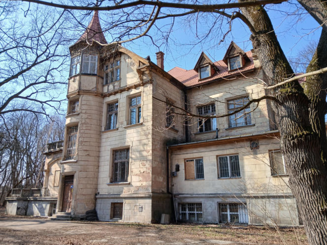 Willa Turczynek w Milanówku