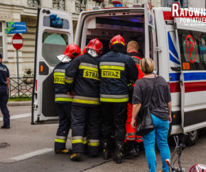 Wypadek w centrum Ełku. Poszkodowana kobieta i dziecko [ZDJĘCIA]