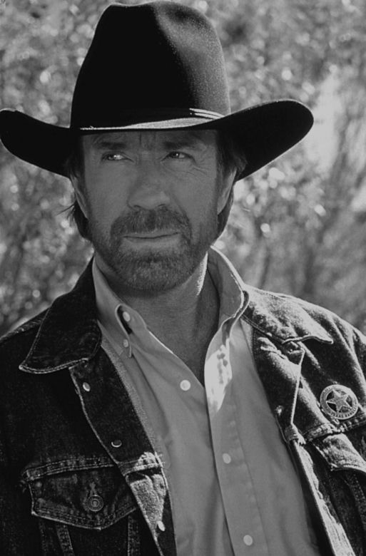 Chuck Norris nie żyje. Tak wyglądał w młodości