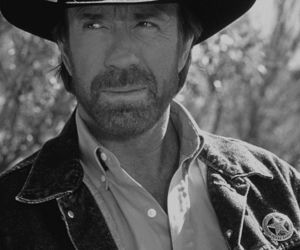 Chuck Norris nie żyje. Tak wyglądał w młodości