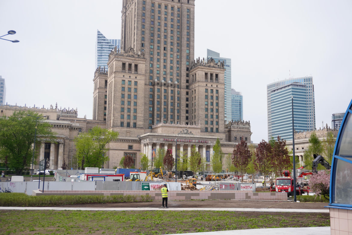 Trwają prace nad placem Centralnym w Warszawie