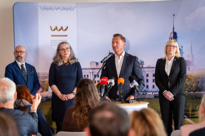 podpisanie umów na modernizację dziedzińców Zamku Książąt Pomorskich w Szczecinie.