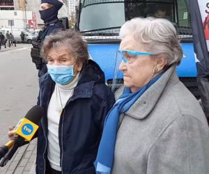 Powstańcy warszawscy na strajku kobiet 