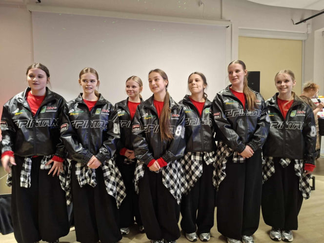 Starachowice. Moda, która nie zna metryki! Międzypokoleniowe show w Centrum Kreatywności Pałacyk