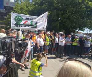 Górnicy protestują przed siedzibą PiS