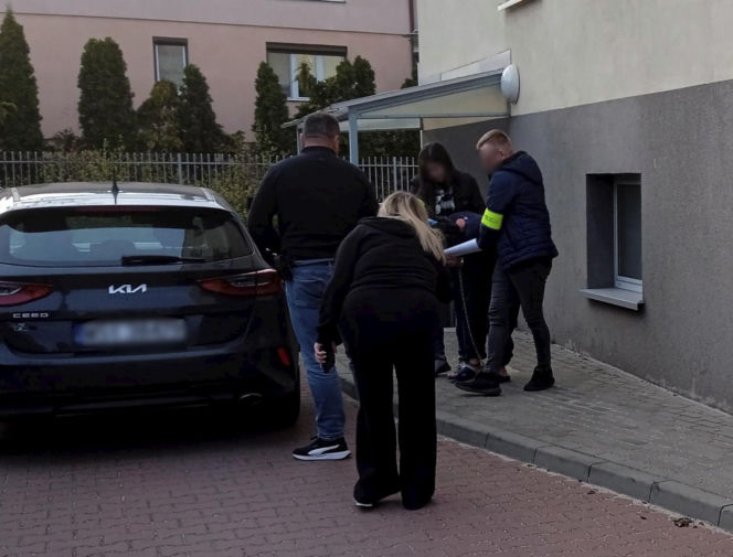 Atak na wójt Starej Kornicy. Mężczyzna usłyszał zarzuty