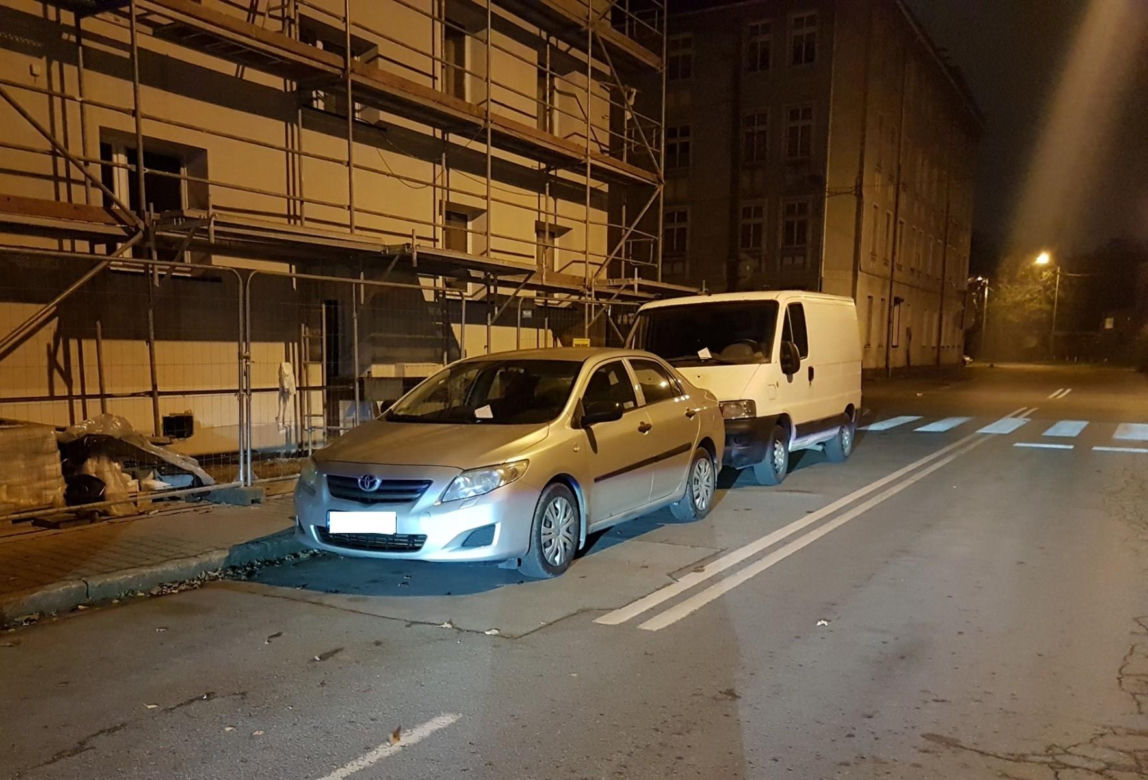 Tak parkują "miszczowie parkowania" z Katowic. Strażnicy miejscy rozkładają ręce 