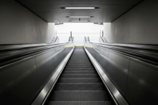 Rozbój na Kabatach. Kto zaatakował pasażera metra?