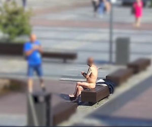 Kąpał się nago w fontannie w centrum Szczecinka