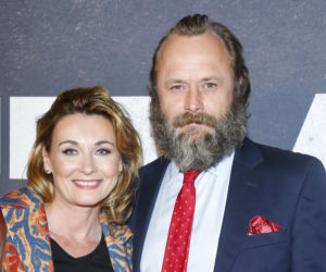 Leszek Lichota dopiero co ogłosił rozstanie. Teraz na czerwonym dywanie pozował u boku pięknej blondynki. To znana stylistka