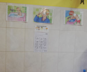 Przedszkolaki uczą, jak poprawnie myć ręce