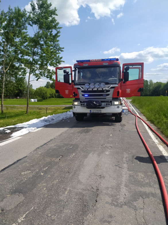 Szkolny autokar stanął w płomieniach. Podróżowały w nim dzieci. Zobacz