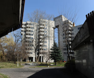 Zamalowali flagi Polski i Ukrainie w Szpiegowie. Tajemnicza akcja przy Sobieskiego 100