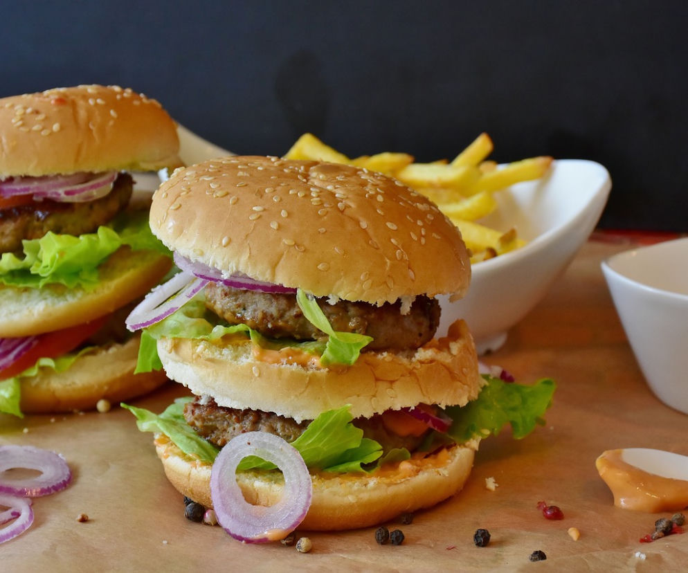 Czy wiesz ile kalorii mają te fast foody?