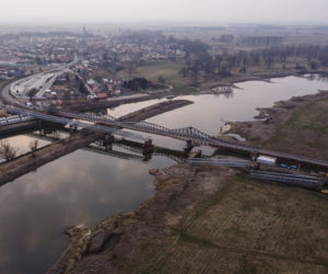 Budowa mostu tymczasowego w Ścinawie