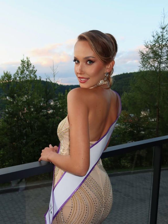 Miss Polski Oliwia Mikulska na stadionie i nie tylko