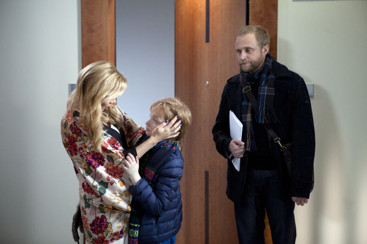 Sama słodycz odcinek 2. Fryderyk (Piotr Adamczyk), Staś (Olaf Marchwicki), Marta (Roma Gąsiorowska)