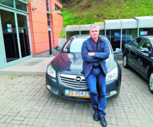 Dariusz Wdowczyk / trener Pogoń Szczecin / Opel Insignia