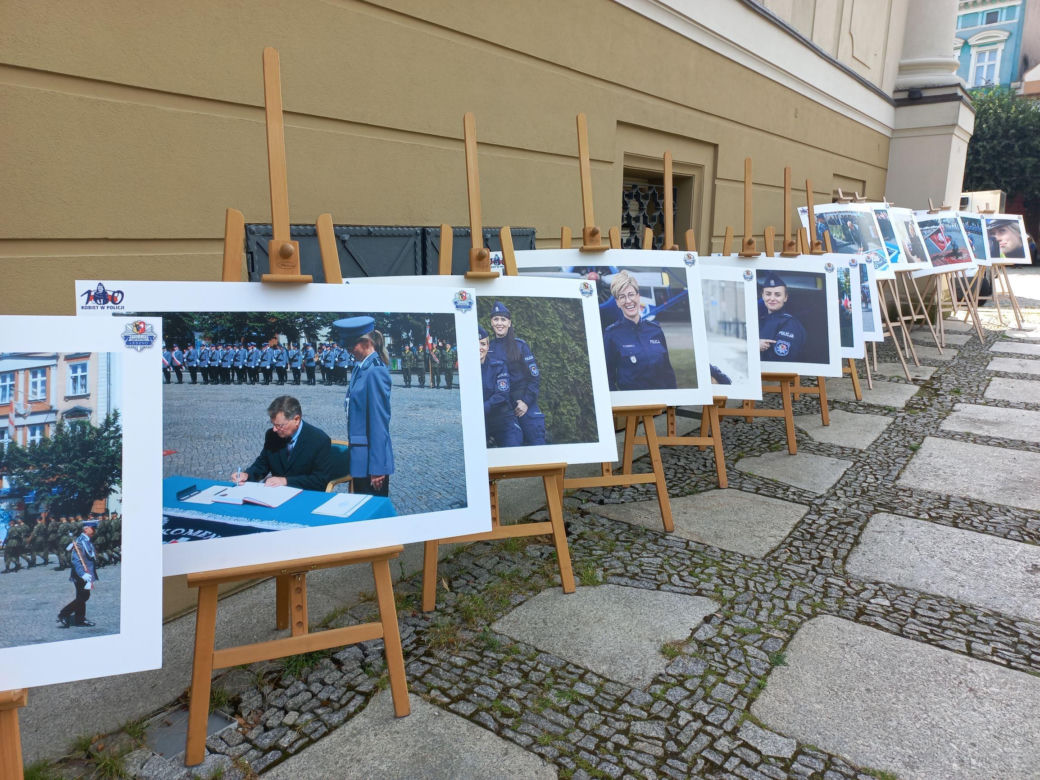 Trwają obchody Święta Policji w Lesznie. Świętują policjanci i policjantki