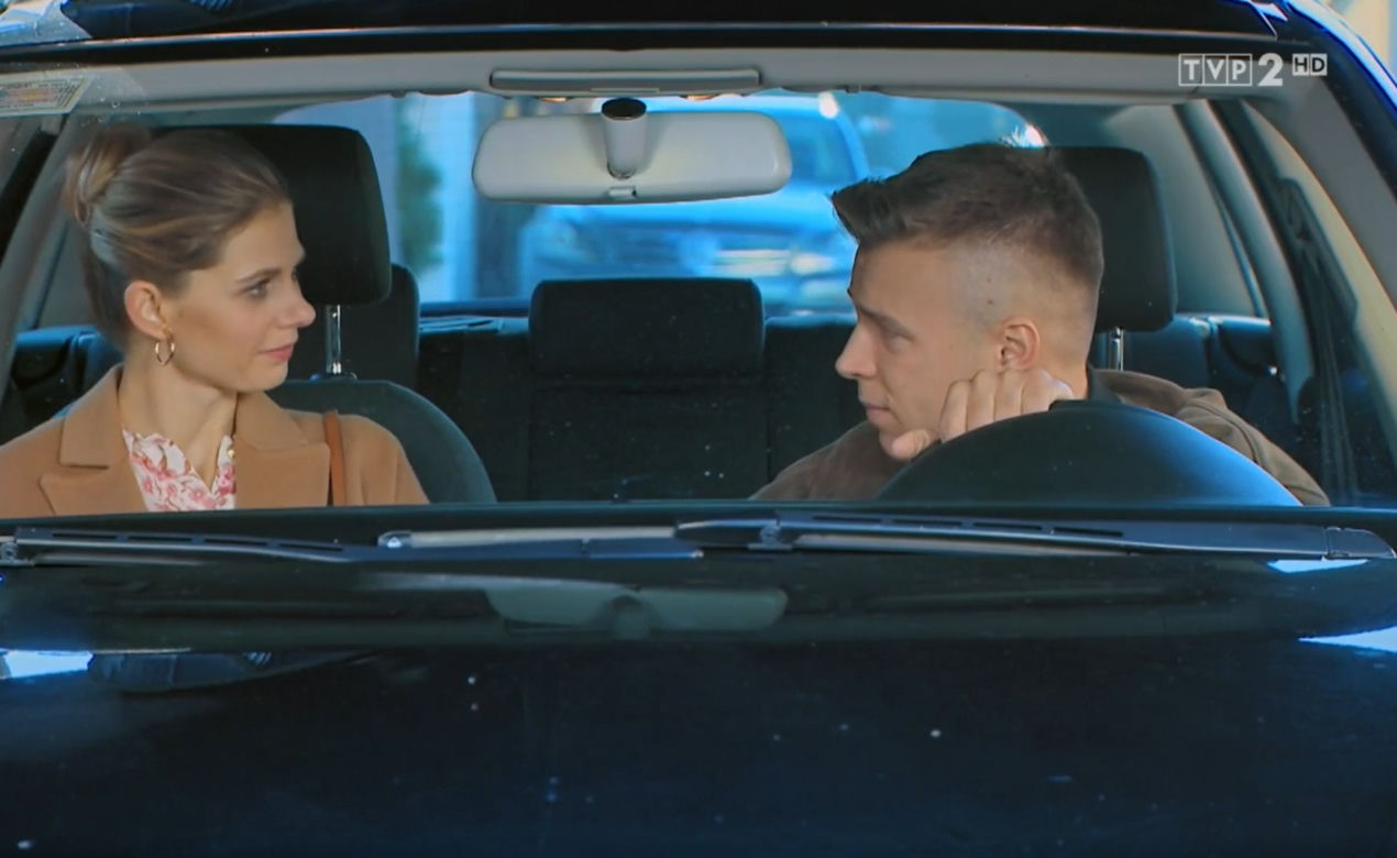 Barwy szczęścia, odcinek 2615: Iwona (Izabela Zwierzyńska), Patryk (Konrad Skolimowski)