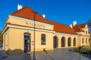 Wilanów miał kiedyś kolej. Jej dawny dworzec odzyskał piękno i będzie służył kulturze