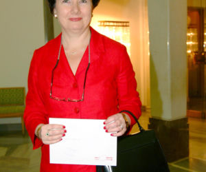 Hanna Gronkiewicz-Waltz zachwyca na zdjęciu sprzed lat! Wygląda niczym gwiazda kina lat 70.