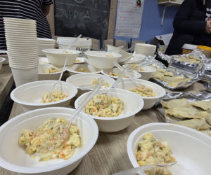 Wigilia w Coffee House Waryńskiego 19. Święty Mikołaj przyszedł do potrzebujących wsparcia