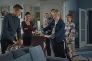 M jak miłość, odcinek 1908. Lenka (Olga Cybińska), Misiek (Aleksander Bożyk), Paweł (Rafał Mroczek), Kinga (Katarzyna Cichopek), Piotrek (Marcin Mroczek)