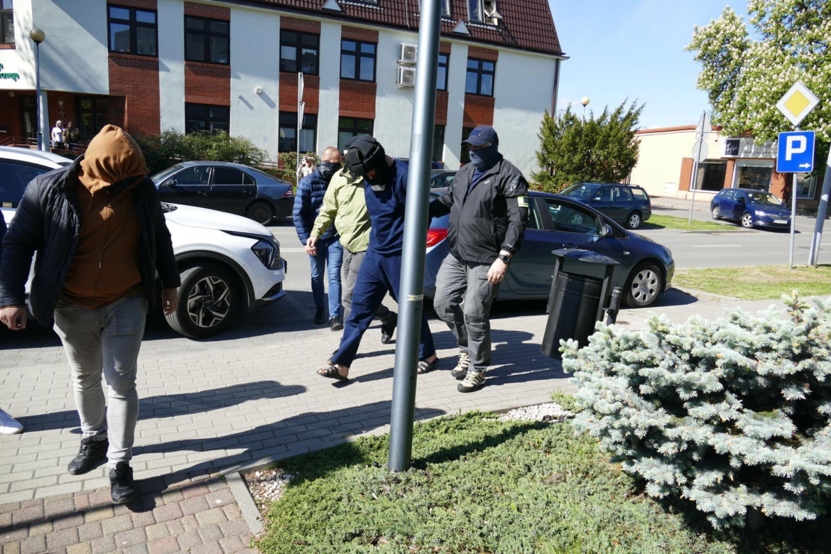 Skatowany i przypalany 6-letni Maksio umierał w męczarniach. „Zamiast domu urządzono mu salę tortur”