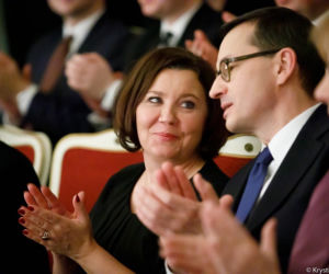 Premier dziękuje żonie.