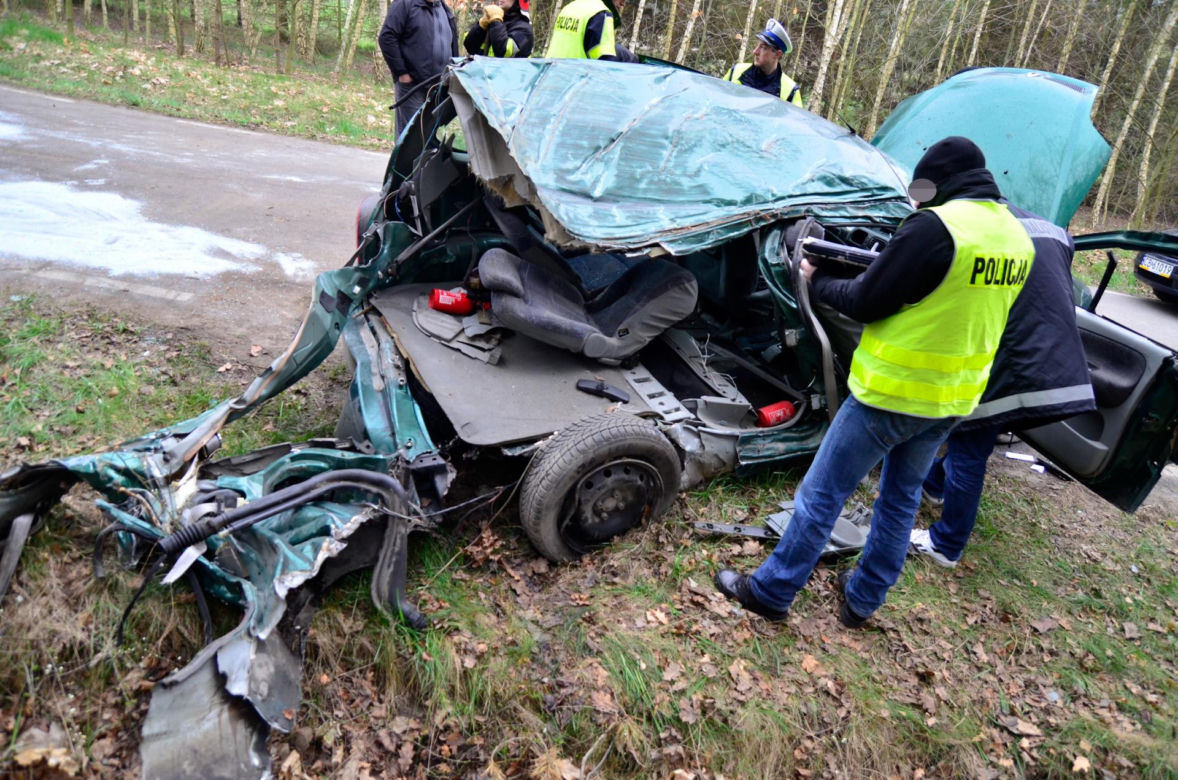 Tragiczny wypadek w Klamrach. Siedmioro nastolatków zginęło w nocy
