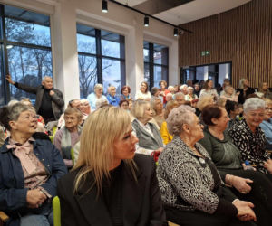 Starachowice. Moda, która nie zna metryki! Międzypokoleniowe show w Centrum Kreatywności Pałacyk